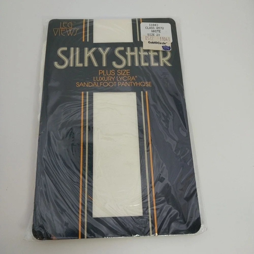 Vtg. 2X Pantyhose Ivory (White) Sandalfoot Silky Sheer Luxury Lycra Leg Views